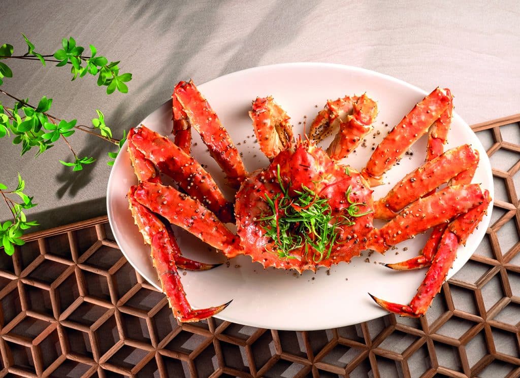 Classic White Pepper Live Alaskan King Crab