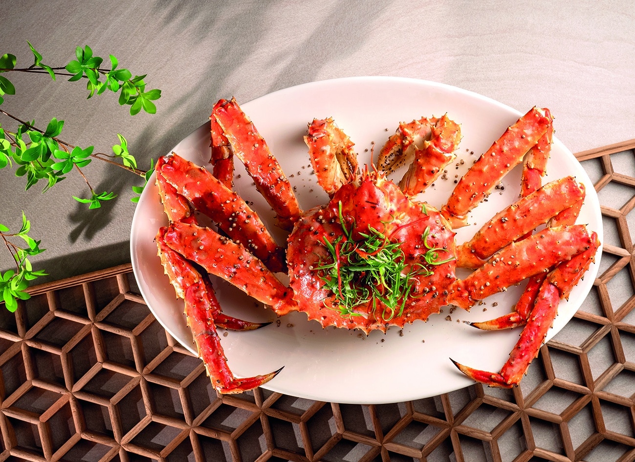 Classic White Pepper Live Alaskan King Crab